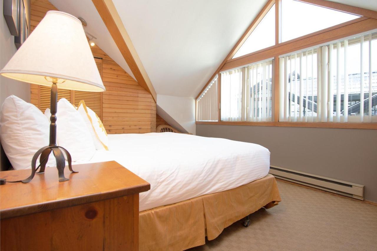 Fitzsimmons B - Private Sauna, Located In The Heart Of Village Ferienhaus Whistler